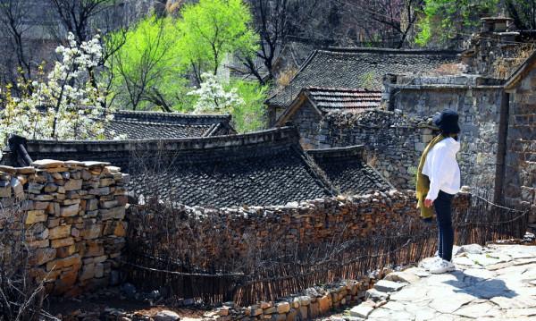 東姚石大溝村，一個用石頭壘砌的世界
