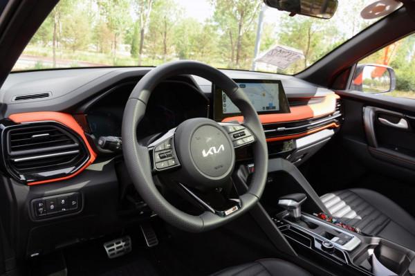 中期改款堪比換代太拼了!實拍起亞智跑Ace,風格硬朗適合年輕人 中期改款堪比換代太拼了!實拍起亞智跑Ace,風格硬朗適合年輕人