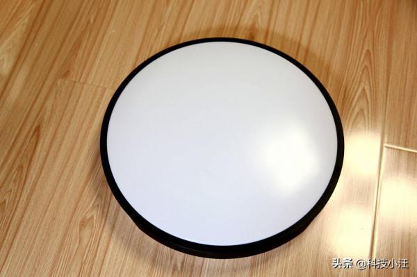 支援米家APP遙控，還能模擬日出日落，體驗Yeelight朧月吸頂燈