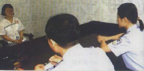 起底文峰：洗頭變洗腦