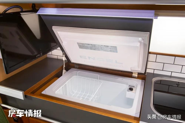 帶四驅的豐田海獅房車,6座設計還有廚房,3米長超大通鋪住著賊爽 帶四驅的豐田海獅房車,6座設計還有廚房,3米長超大通鋪住著賊爽