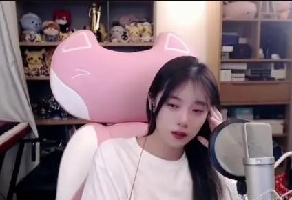 LPL解說杯小鈺打哭了，哭著說對不起自己的隊友