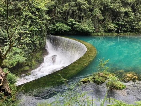 遊荔波臥龍潭 遊荔波臥龍潭