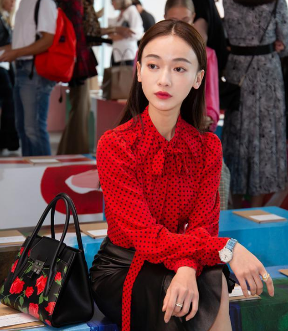 臉部凹陷如鬼，脖子青筋暴起，這些暴瘦的女星自己不害怕嗎？