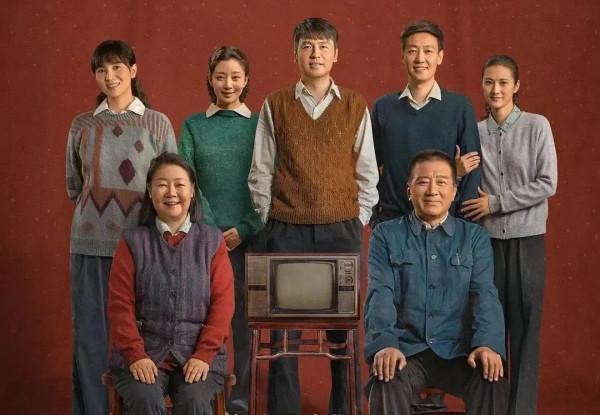 這部電視劇太有年代感了，攝影人不願放過每一幀