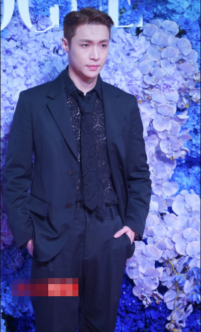 本以為紅毯上楊冪、宋茜夠美了，結果41歲的湯唯一出來，才知差距