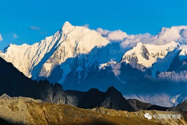 中國名山,雄、奇、險、秀 中國名山,雄、奇、險、秀