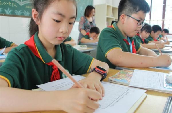 你寫出的字VS電腦閱卷呈現的字,電腦表示:這是二維碼成精了? 你寫出的字VS電腦閱卷呈現的字,電腦表示:這是二維碼成精了?