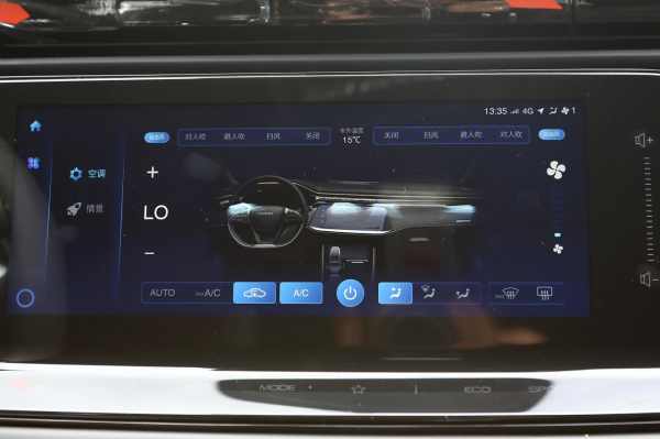 奕炫MAX暗夜版：軸距2770mm，搭載1&period;5T&plus;E-CVT，配雙獨立懸掛