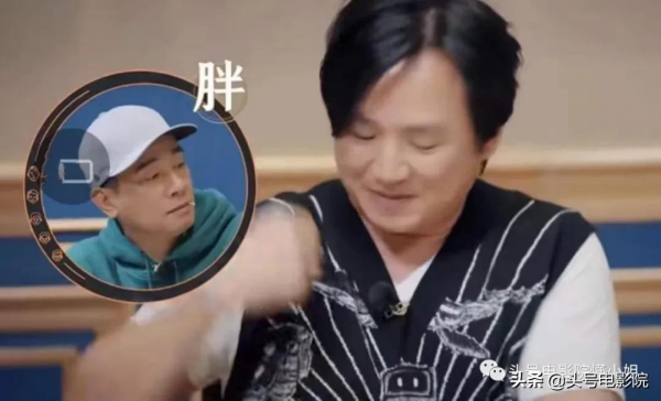 53歲“古惑仔”發福現身，陳小春倒茶叫他大哥，張柏芝第一個男人