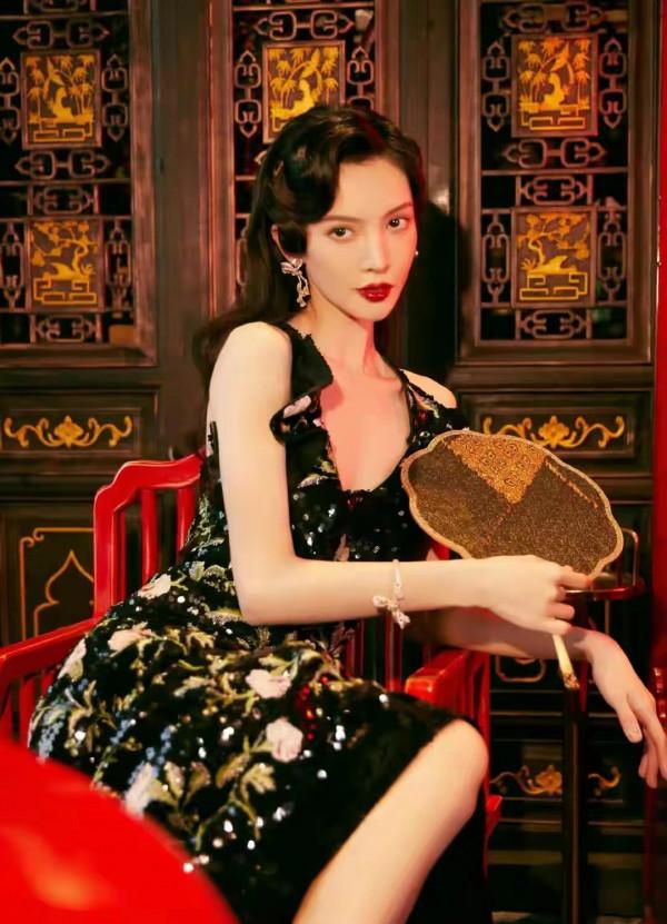 ELLE風尚大典:劉詩詩優雅,楊冪美豔,唐嫣時尚,仙劍三姐妹鬥豔 ELLE風尚大典:劉詩詩優雅,楊冪美豔,唐嫣時尚,仙劍三姐妹鬥豔