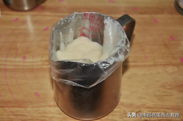 手撕椰香味~椰子的香味,一層一層撕著吃太爽了 手撕椰香味~椰子的香味,一層一層撕著吃太爽了