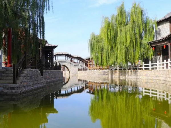 山東耗資5億建造“假古城”,剛開業就成熱門景點,門票卻惹爭議 山東耗資5億建造“假古城”,剛開業就成熱門景點,門票卻惹爭議