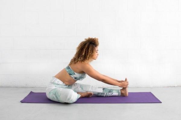 老師：練前屈時臀部疼，且總是反覆拖很久也不見好轉，怎麼辦？