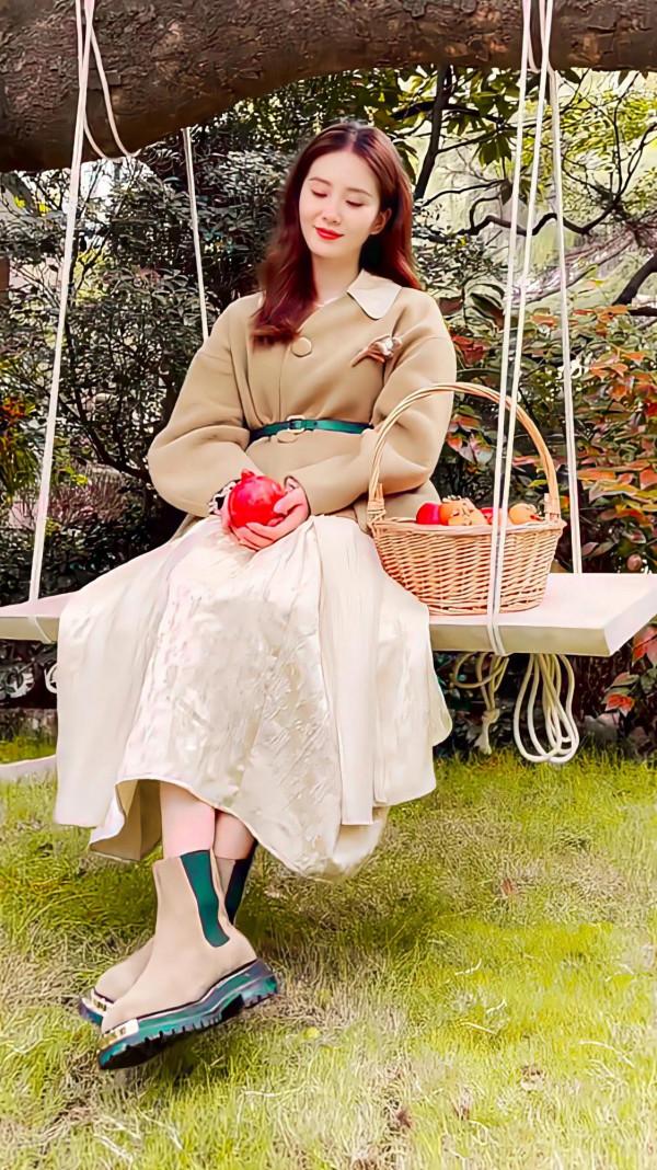 劉詩詩愜意好時光超溫柔美照 劉詩詩愜意好時光超溫柔美照