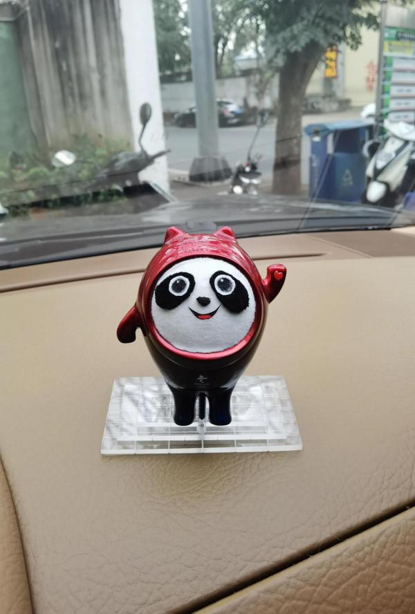 全球限量版冰墩墩