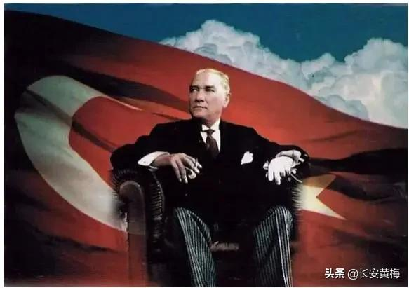 毛澤東的歷史完全不能細看，就像一部科幻小說