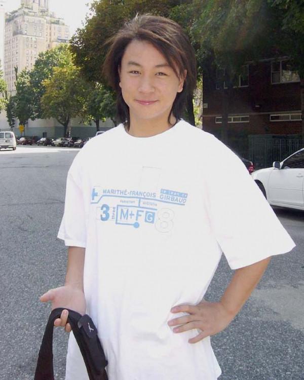 釋小龍為何突然糊了，看他父親乾的那些事，就一點都不奇怪了