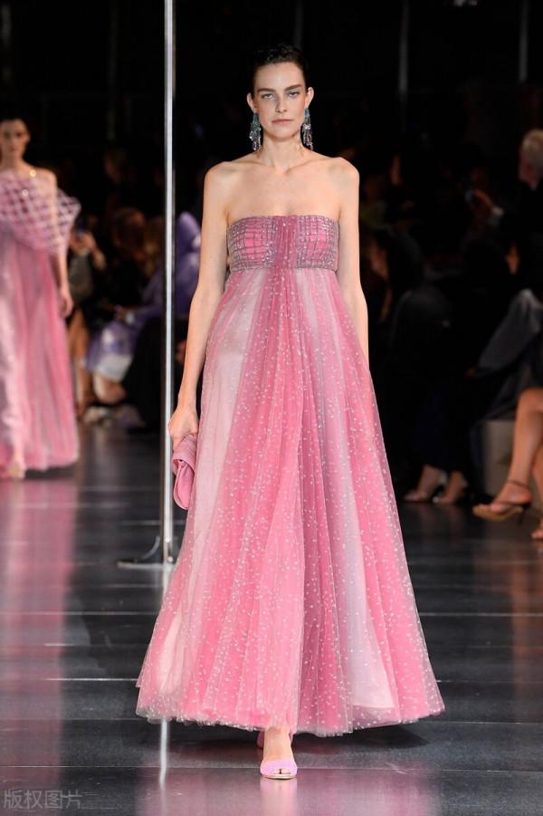 阿瑪尼迪拜專場時裝秀，亂花漸欲迷人眼