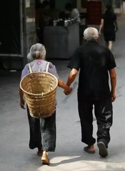 世界存在了幾十億年,人類只是初來乍到 世界存在了幾十億年,人類只是初來乍到