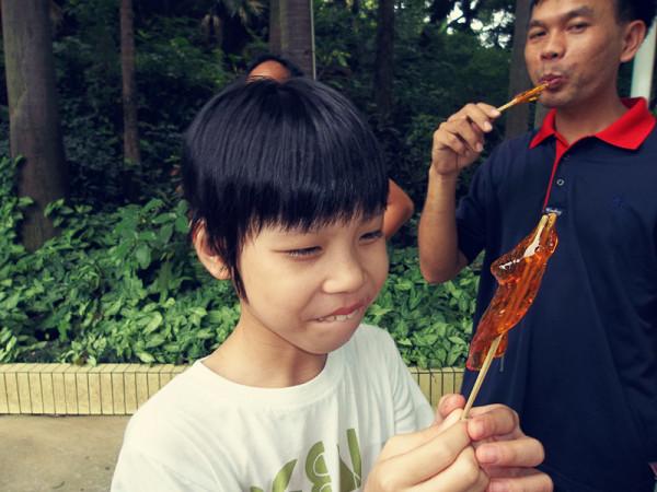 80年代有人專門收牙膏皮，到手後用來做什麼？現在咋沒人收了？