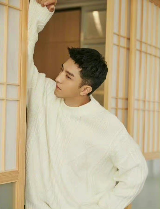 現代裝帥氣十足，穿上古裝就變醜，這些男星怎麼還有兩幅面孔？