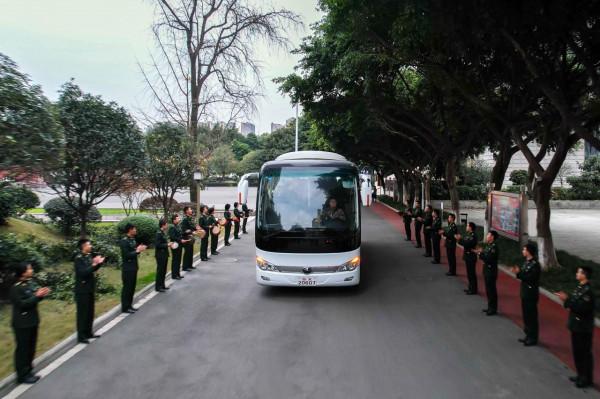 奔赴戰位,四川省軍區警衛勤務隊“喜提新戰友” 奔赴戰位,四川省軍區警衛勤務隊“喜提新戰友”