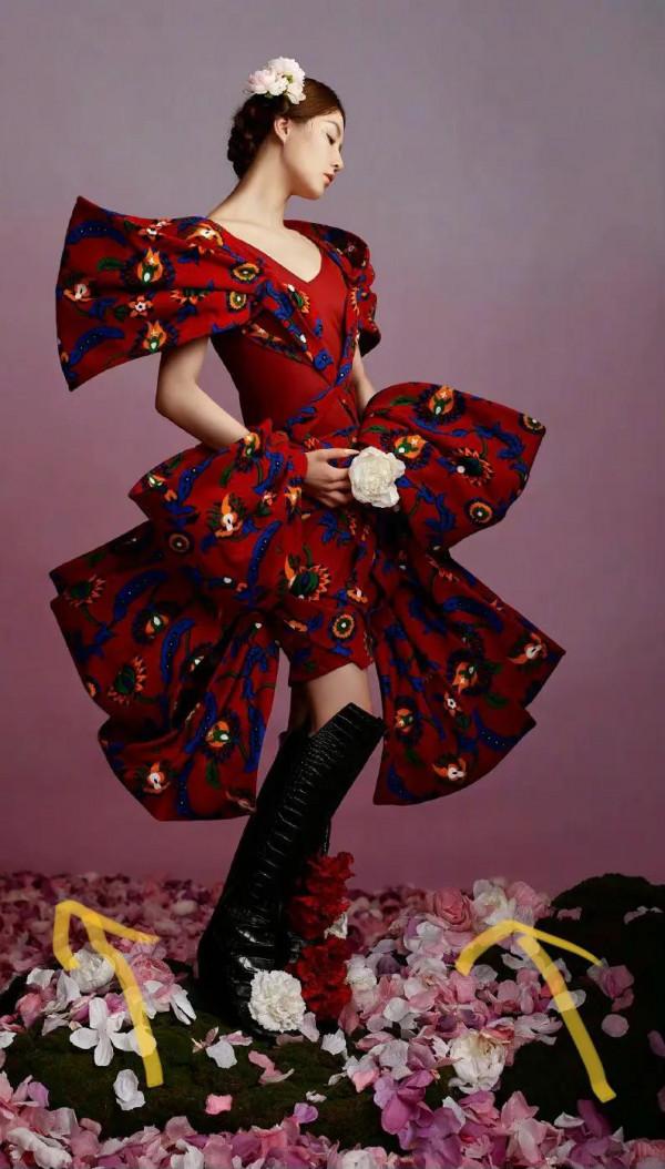 劉詩詩時尚大片不給力，道具佈局假的明顯，後期製作團隊該下崗了