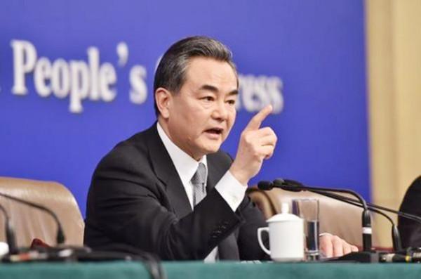 1998年，香港政府在中央政府的支援下是如何打敗索羅斯的？