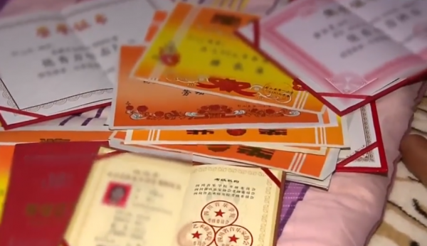 女子身高一米無手無腳,出生就被父母嫌棄,卻找了個健全的好丈夫 女子身高一米無手無腳,出生就被父母嫌棄,卻找了個健全的好丈夫