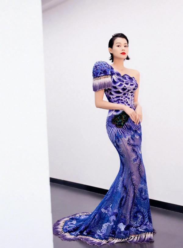 有喜歡胡杏兒的嗎？妥妥的女王範