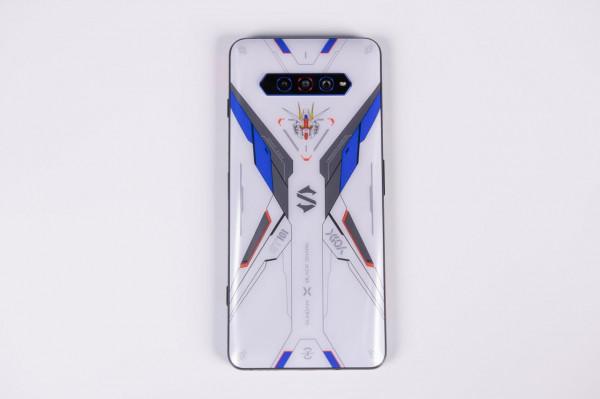 用遊戲手機玩遊戲會變強嗎？黑鯊4S高達限定版體驗