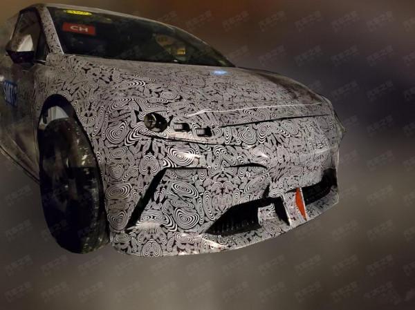 名爵全新電動車曝光，兩廂造型，採用後獨立懸掛