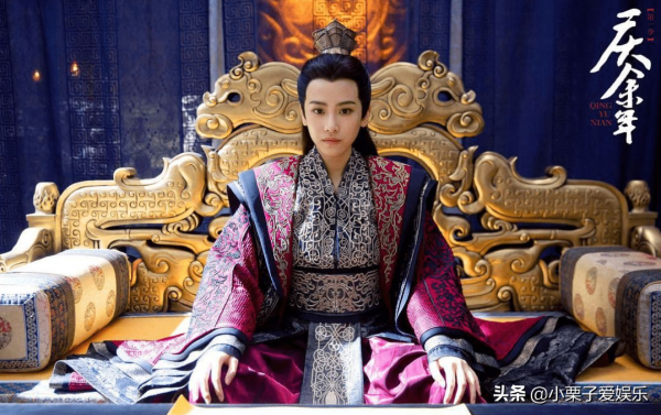 女扮男裝“以假亂真”！看這幾位女演員扮相，“假男人”臉疼不？