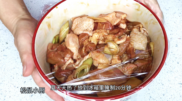 冬天，少不了這道菜，熱乎乎簡單又營養，關鍵是這1碗醬汁