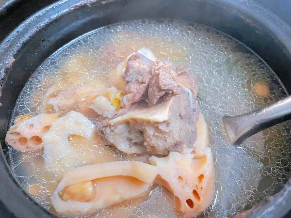 美食新滋味：好吃不膩的蓮藕骨頭湯