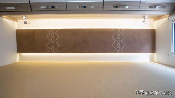 一家子旅遊的房車!1000鋰電280清水,有洗衣機能做飯三床睡5口 一家子旅遊的房車!1000鋰電280清水,有洗衣機能做飯三床睡5口