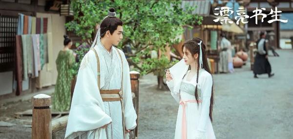 三部劇共用一款髮飾，千篇一律的古裝造型，真的看膩了