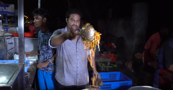 印度人學完中國菜回家開店，生意特別火爆，看看都學到了幾分精髓