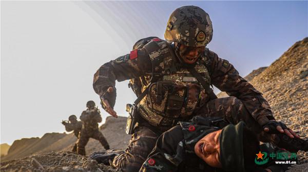 迎寒而戰，天山腳下練兵忙