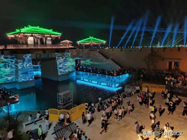 花young潮玩，快樂加倍，來沔陽小鎮暢享金秋夜遊季，精彩不打烊