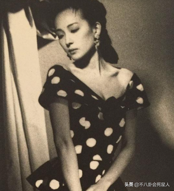 6位老年“整容臉”女星，個個臉部僵硬，笑跟哭一樣