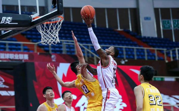 CBA排名大亂！遼寧連勝穩居榜首 山東輸球失顏面 李春江復仇返前三