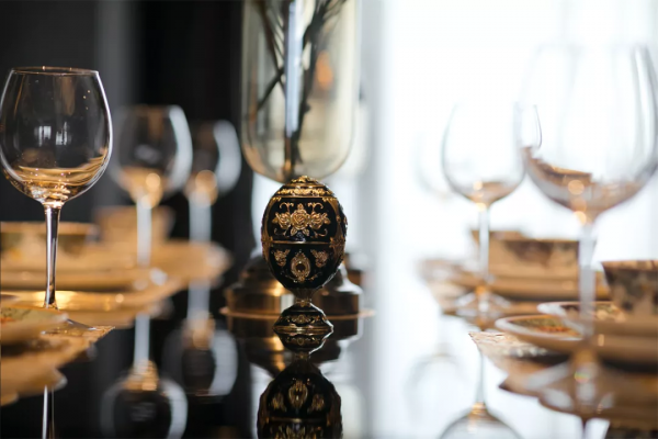 義大利黑金風，都市新貴的奢享空間