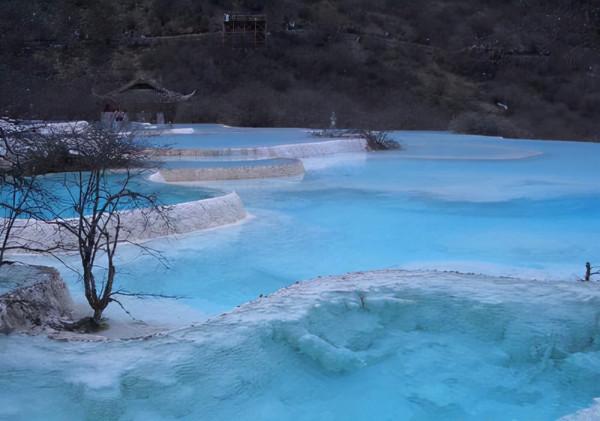 四川“神仙”景區，湛藍純淨的天空，熱情淳樸的藏民族，門票100