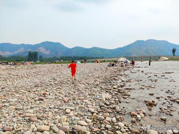 石家莊井陘洛陽村，綿蔓河美麗鵝卵石斑斕，但遍地垃圾只怪遊人嗎