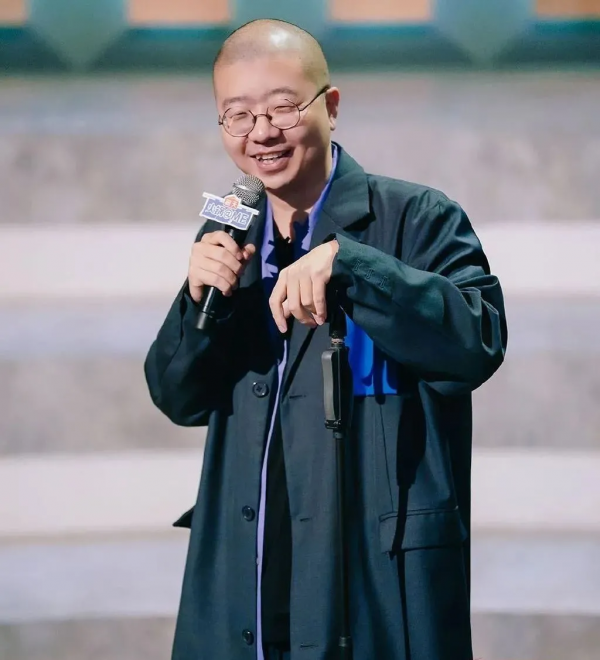 張哲瀚求大佬幫復出？李莎旻子坑渣男？李誕撈金無底線？