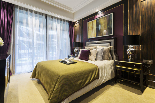 好鞍配好馬，富貴配奢華