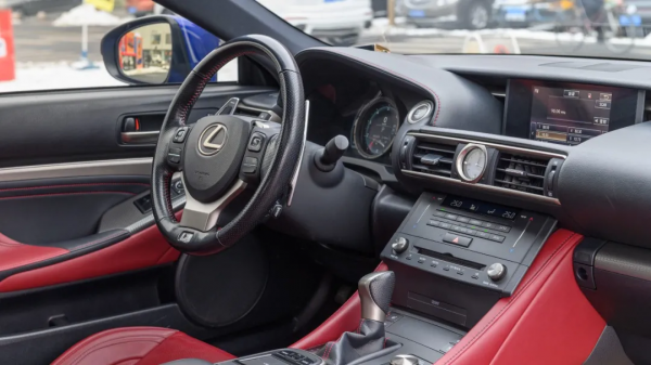 高顏值愉悅大眾，舒適駕乘愉悅自己&mdash;&mdash;二手雷克薩斯RC200t