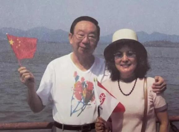 生同衾，死同穴，銀行家胡治藩與京劇名伶金素雯的生死戀情